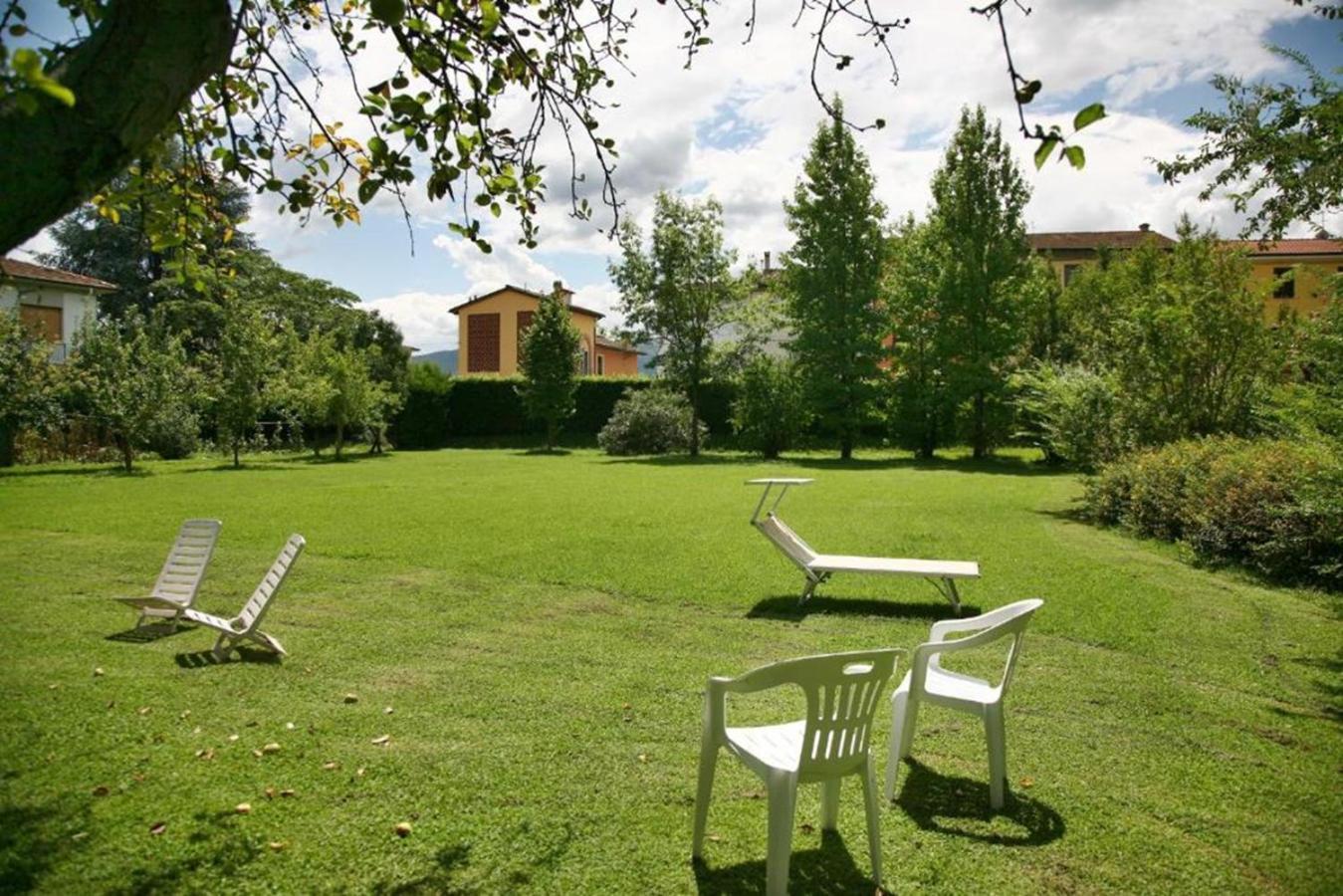 Villa Camilla - Tiny - Exclusive Pool Lucca Exteriör bild